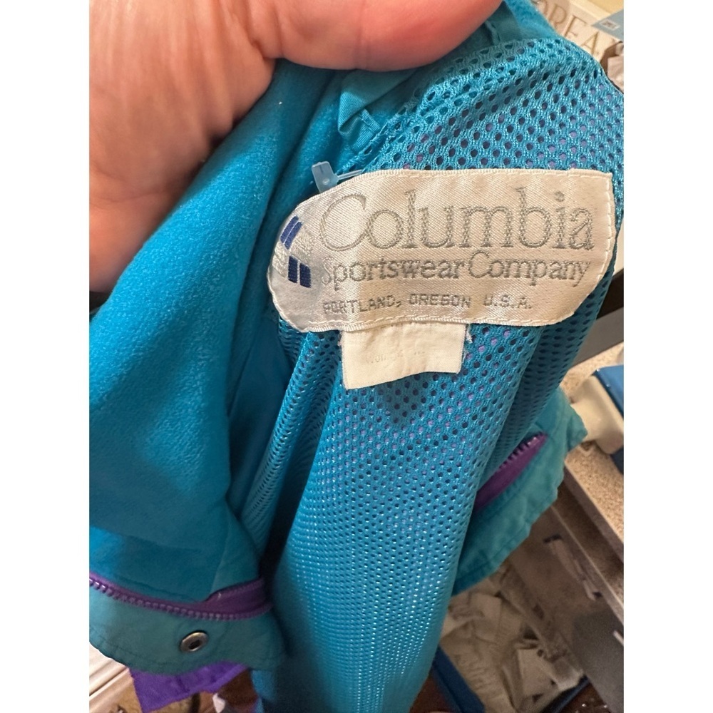 Columbia vintage Women's Vibrant Purple and Teal Ski Jacket - Picture 4 of 6